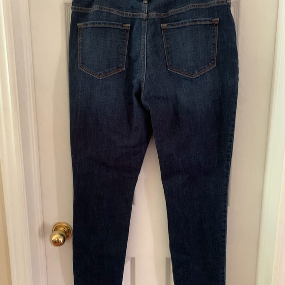 Old Navy Curvy Jeans - Picture 6 of 6